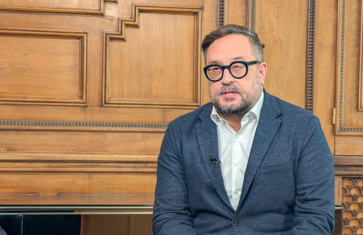 Das Thema lautet "KI und öffentliche Aufträge – Wie smart wird unser Steuergeld eingesetzt?"