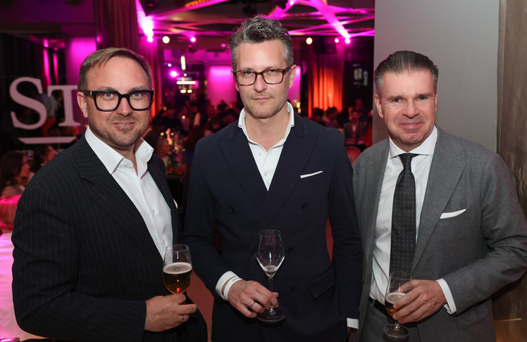 V.l.n.r.: Michael Höfler (A1), Patrick Minar (Casinos Austria) und Gerald Grünberger (VÖZ)