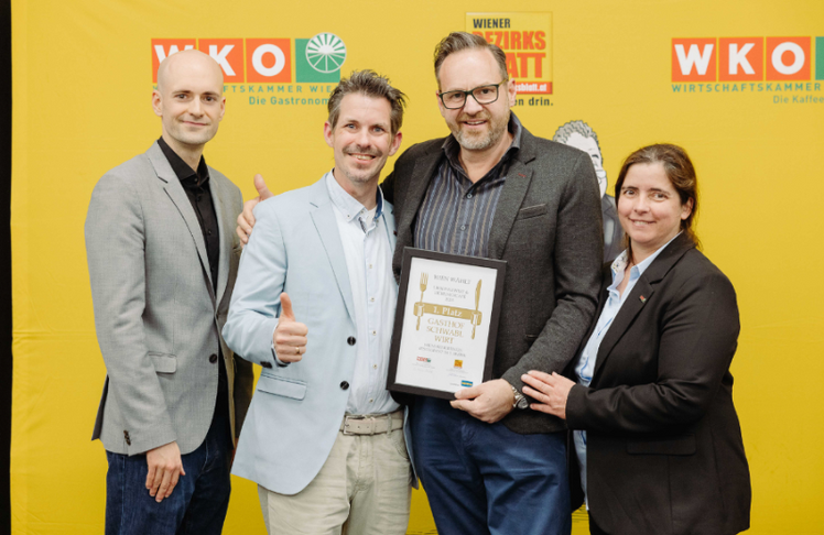 V.l.n.r.: Thomas Taucher (WKW), Thomas Peschta (Obmann Fachgruppe Gastronomie WKW), Thomas Schwabl (Gastronom, Gasthof Schwabl Wirt) und Martina Haslinger-Spitzer (Obmann-Stv. Fachgruppe Gastronomie WKW)