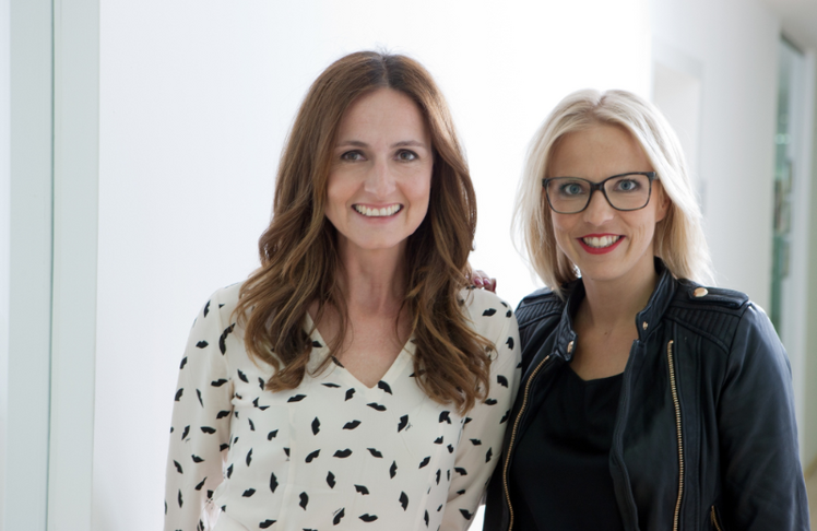 Die Geschäftsführerin von willhaben Sylvia Dellantonio (l.) und Mercedes Krutz (CMO willhaben)