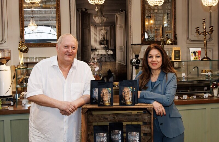 Helmut Brem (Marketingleitung Wiener Rösthaus) und Silvia Maino, Röstmeisterin und Eigentümerin Wiener Rösthaus, präsentierten im Rahmen eines Medien-Café-Talks die neue Kaffeesorte "Lost Faces".