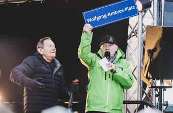 Rund 1.600 Fans feierten 50. Jubiläum von Wolfgang Ambros' Kulthit