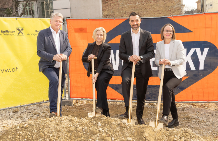 V.l.n.r.: Gerhard Maier (Swietelsky), Marion Weinberger-Fritz (RVW), Sebastian Unger (BIP Immobilien) und Julia Denk (RVW) © LEADERSNET/C. Mikes