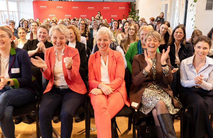 130 Teilnehmerinnen aus Land- und Lebensmittelwirtschaft knüpften Kontakte und gaben wertvolle Impulse aus dem Publikum. © AMA-Marketing / www.schwarz-koenig.at