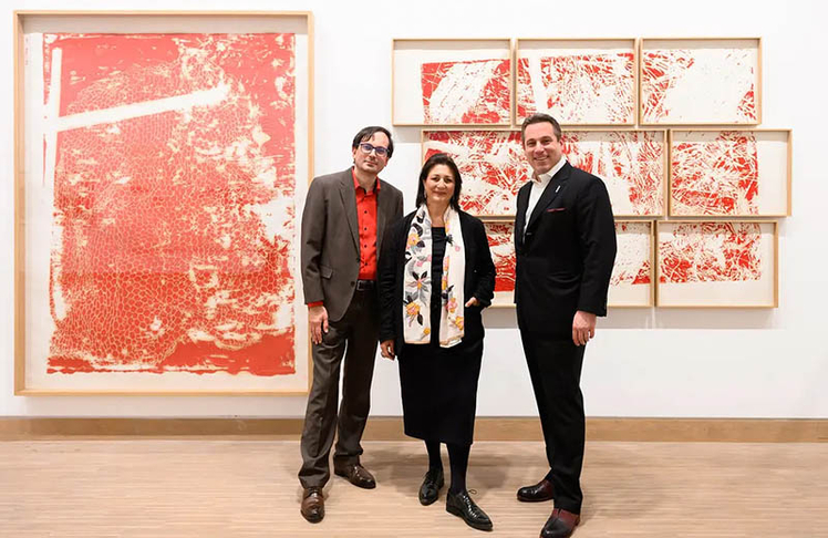 Die Kuratoren Günther Oberhollenzer und Sebastian Haselsteiner mit der Kulturstadträten Veronica Kaup-Hasler © eSeL / Joanna Pianka