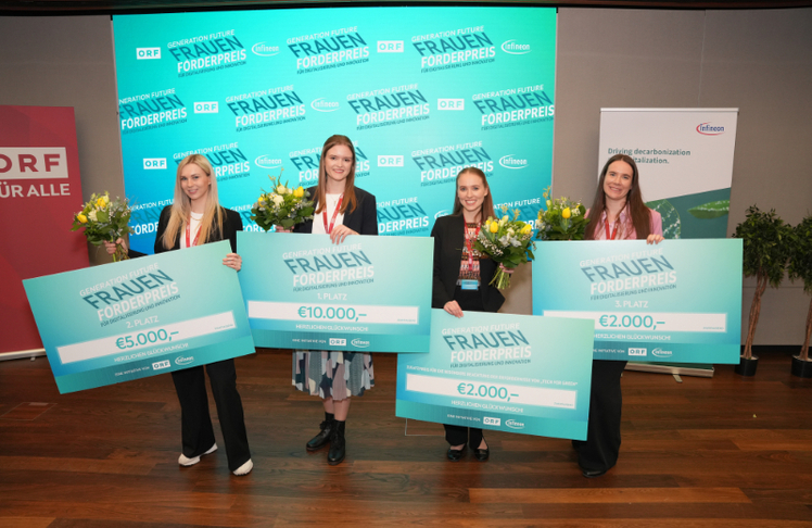 Die vier Gewinnerinnen (v.l.n.r.): Eveline Kuhnert (2. Platz), Lena Parigger (1. Platz), Sabine Hallamasek (Sonderpreis "Tech for Green") und Michaela Roschger (3. Platz).