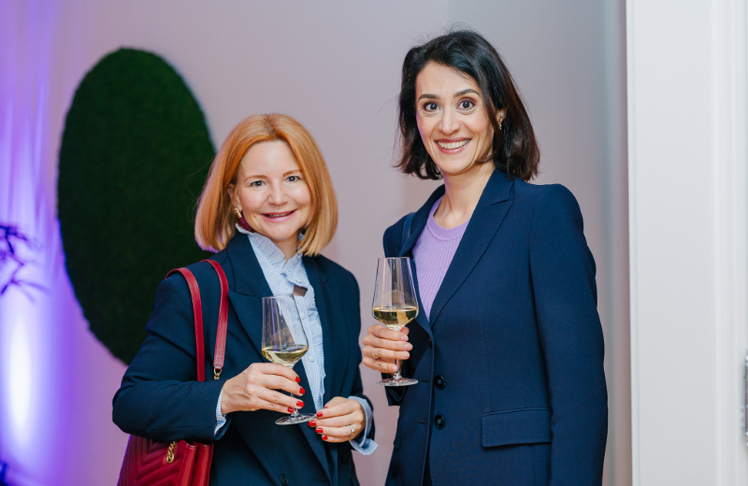 V.l.n.r.: Julia Emma Weninger (SHEconomy) und Lena Karasz (AMA).