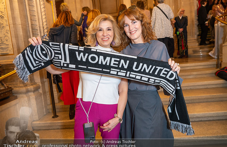 V.l.n.r.: Christine Klimaschka und Michel Mayer 