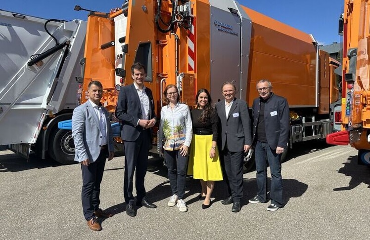 V.l.n.r.: Günther Hanns (Gebietsverkaufsleiter FAUN), Christian Macho (Präsident ARGE Abfallwirtschaftsverbände), Gabriele Jüly (Präsidentin VOEB), Veronika Wüster (Geschäftsführerin VOEB), Alois Fürnkranz (Regionalvorstand Wien) und Nikolaus Stipits (Vorstandsmitglied VOEB) © VOEB