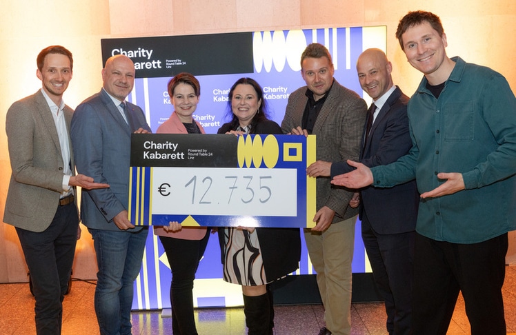 V.l.n.r.: Manuel Kienbacher (Round Table 24 Linz), Peter Binder (Dritter Präsident des oberösterreichischen Landtags), Dagmar Engl (Abgeordnete zum oberösterreichischen Landtag), Beate Gotthartsleitner (Gemeinderätin der Stadt Linz), Georg Kiesenhofer (Präsident Round Table 24 Linz), Martin Hajart (Vizebürgermeister der Stadt Linz) und Hosea Ratschiller (Kabarettist).