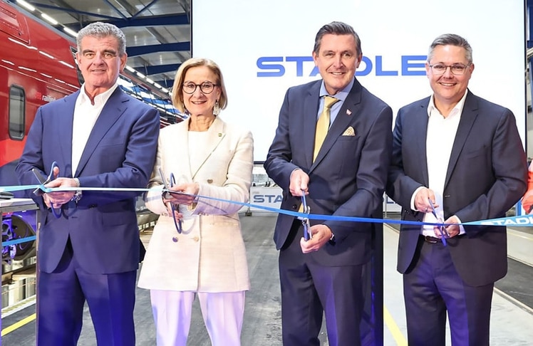 V.l.n.r.: Peter Spuhler, Johanna Mikl-Leitner, Peter Hanke und Christian Diewald beim symbolischen Durchschneiden des Eröffnungsbands.