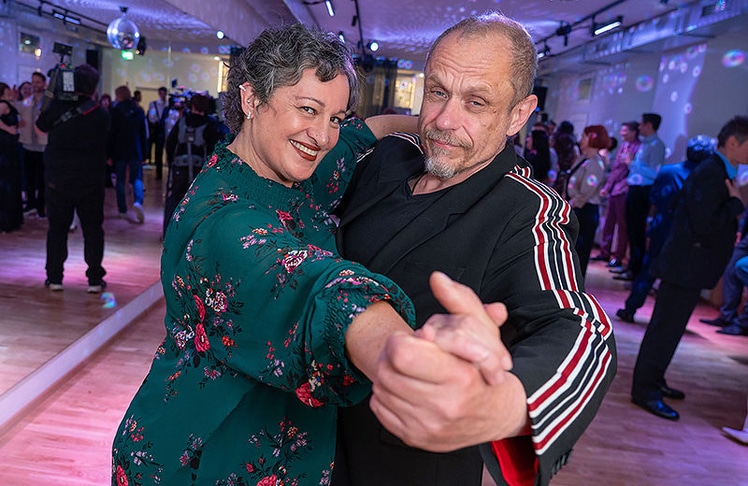 Radiomoderatorin Riem Higazi und Life Ball-Initiator Gery Keszler. © Andreas Tischler