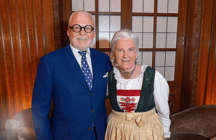 Wolfgang Rosam (Herausgeber Falstaff) und die "Lebenswerk"-Sonderpreisträgerin Signe Reisch von Rasmushof Kitzbühel