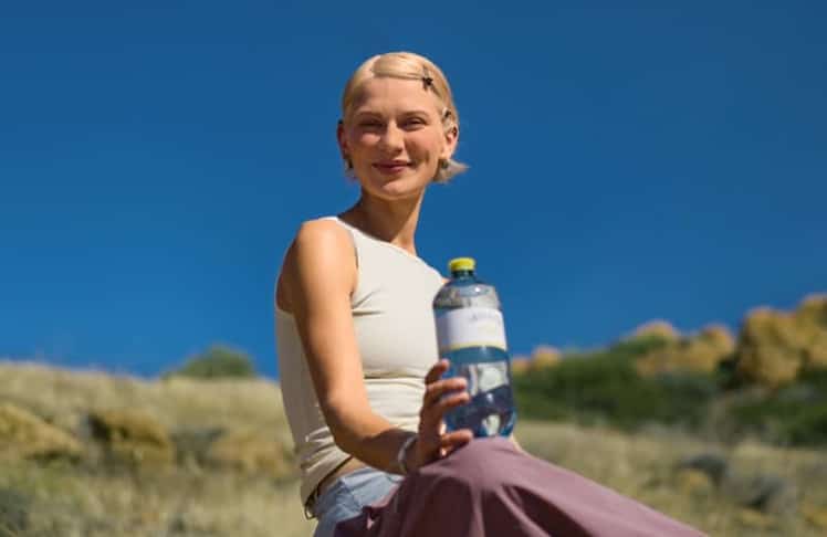 Die Schauspielerin und Sängerin Alli Neumann fungiert in Deutschland als Markenbotschafterin. © Vöslauer