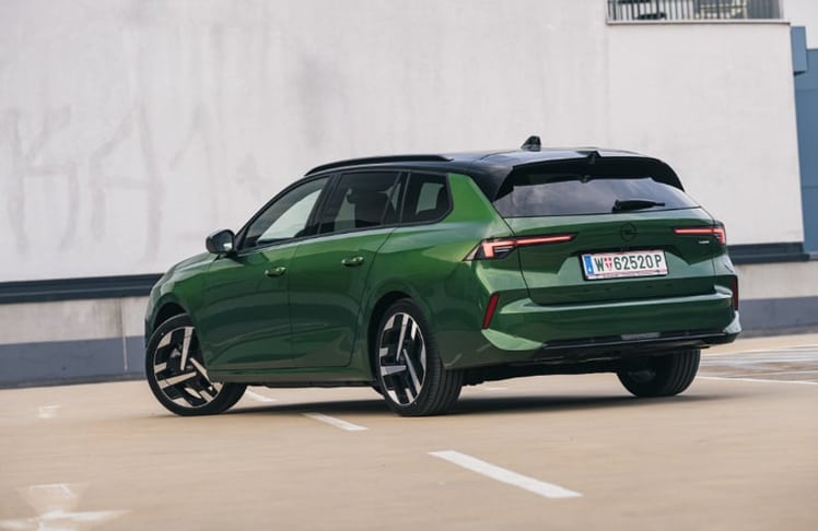 Der Astra Sports Tourer bietet ein Kofferraumvolumen von bis zu 1.634 Liter.