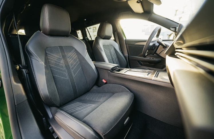 Die so genannten Intelli-Sitze sind serienmäßig mit an Bord.