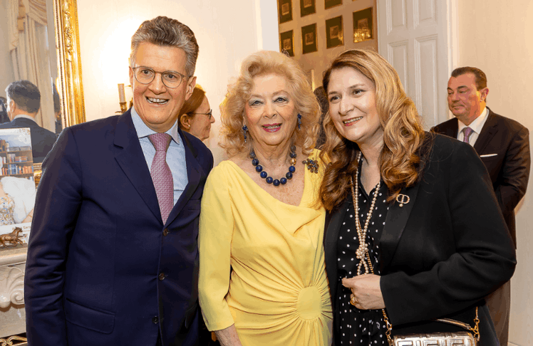 V.l.n.r.: Georg Gürtler (Hotel Sacher), Birgit Sarata und Barbara Novak