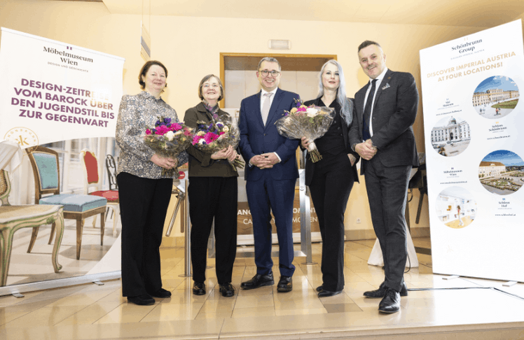 V.l.n.r.: Anja Hasenlechner (Leiterin Abteilung Historische Sammlungen, Bundesministerium für Wirtschaft, 
Energie und Tourismus), Eva B.Ottillinger (stv. Leiterin Abteilung Historische Sammlungen, 
Bundesministerium für Wirtschaft, Energie und Tourismus), Alexaner Palma (Leiter Sektion IV 
kulturelles Erbe, Bundesministerium für Wirtschaft, Energie und Tourismus), Petra Reiner (Leiterin 
Möbelmuseum Wien), Klaus Panholzer (Geschäftsführer Schönbrunn Group)
© SKB_Evelyn Lynam