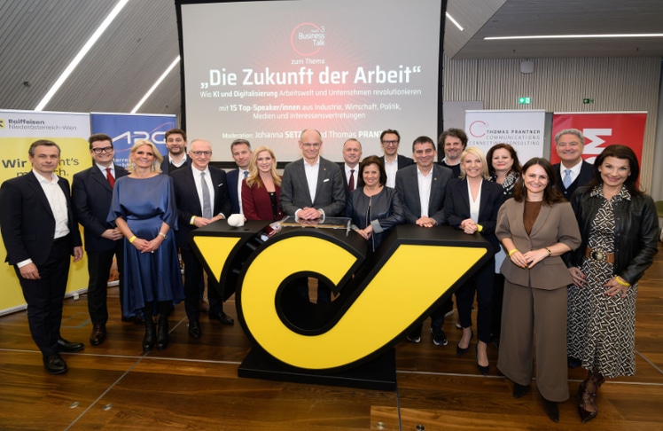 V.l.n.r.: Martin Hauer, Christoph Neumayer, Kathrin Zierhut-Kunz, Christian Hauer, Gerhard Christiner, Johannes Kopf, Johanna Setzer, Walter Oblin, Thomas Prantner, Renate Anderl, Dietmar Wiesinger, Peter Umundum Alexander Wahler, Ulrike Haslauer, Claudia Holzer, Corinna Weisl, Erwin van Lambaart und Manuela Lindlbauer © C3/Hans Leitner