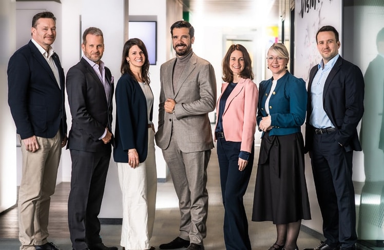 Das Management Team von JTI Austria (v.l.n.r.:) Christian Tobias (P&C Director), Philipp Langer (Sales Director), Alessandra Vita (Marketing Director), Nemanja Pucarevic (General Manager), Silvia Polan (CA&C Director), Astrid Gutschi-Hödl (Legal Director) und Michael Will (Finance Director)