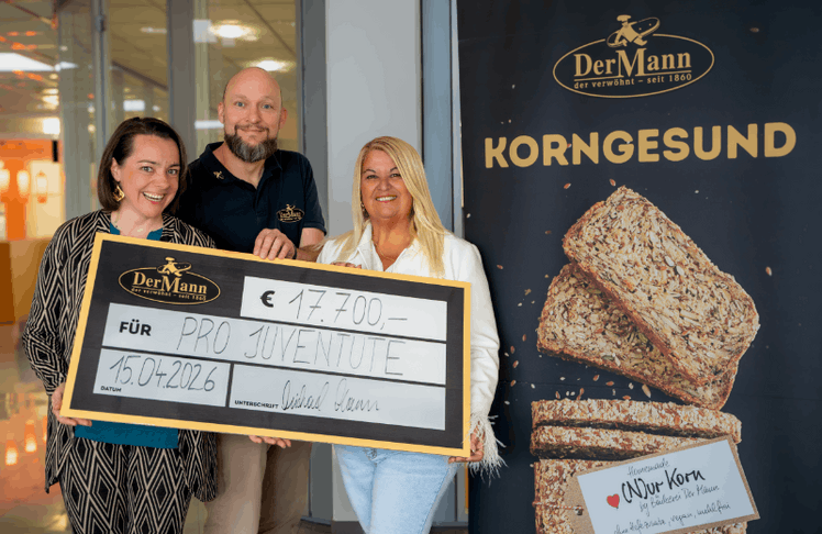 V.l.n.r.: Kabarettistin Gudrun Nikodem Eichenhardt, Bäckereimeister Michael Mann und die Leiterin Kommunikation und Sponsoring bei Pro Juventute Claudia Geiger 