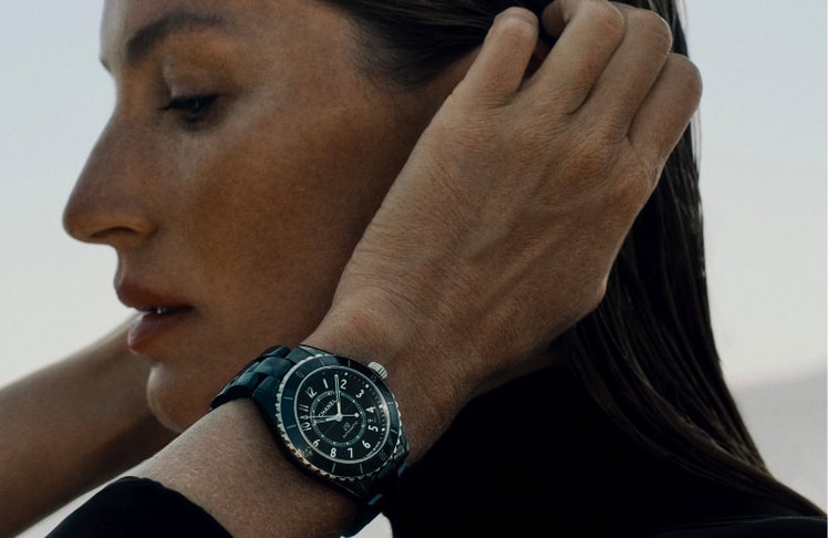 Gisele Bündchen präsentiert die Chanel-J12-Kampagne © Chanel