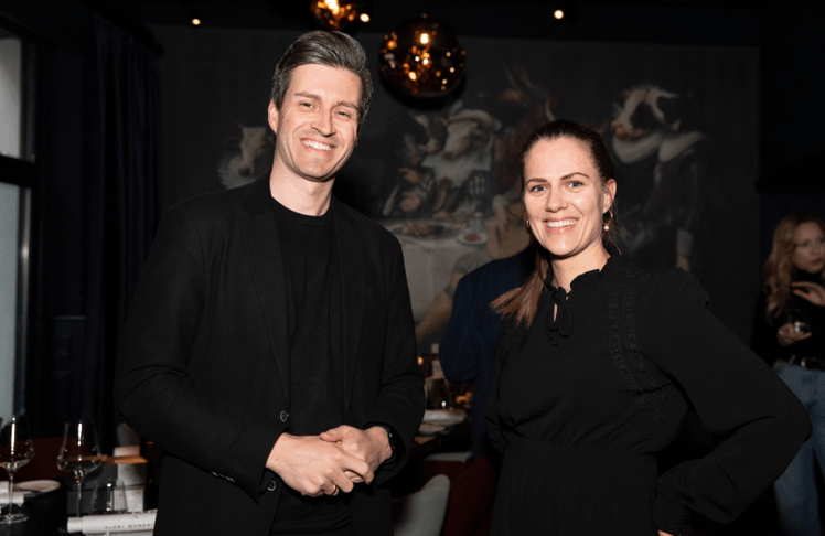 Markus Barth (Del Fabro) und   Lisa Reichkendler (Ammersin Getränkehandel)