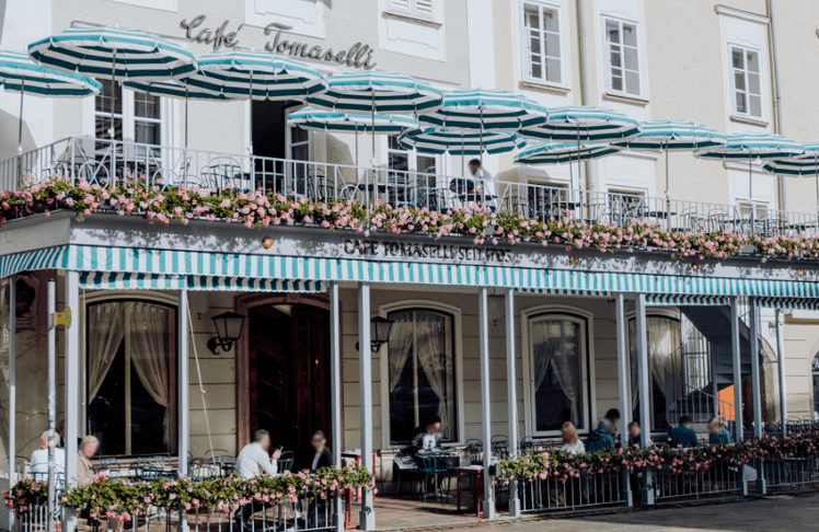 Das Café Tomaselli in Salzburg bekommt mit Mai 2026 einen neuen Betreiber. 