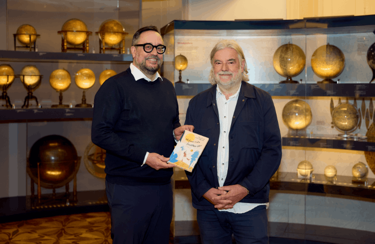 V.l.n.r.: Partner Martin Schiefer und Kinderbuchautor Heinz Janisch in Wien © Christina
Häusler