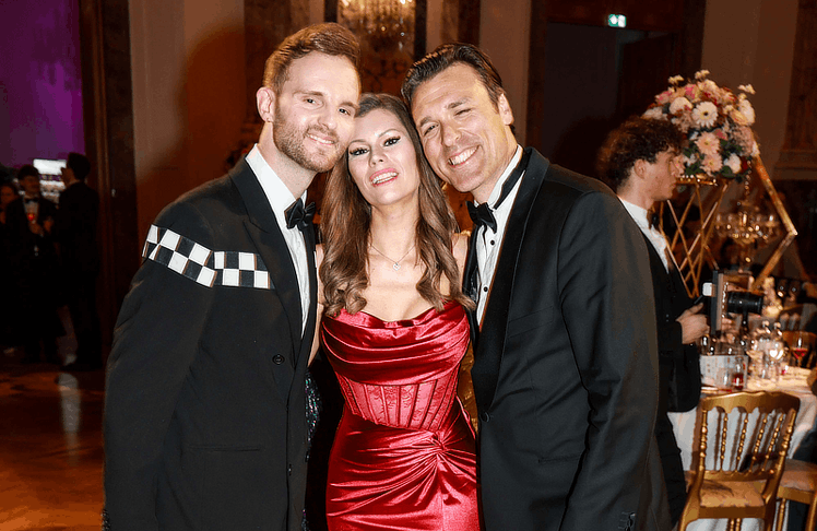 Profitänzer Herby Stanonik (l.) gemeinsam mit Thomas Weinhappel und Freundin Stefanie © LEADERSNET/ Kaiser