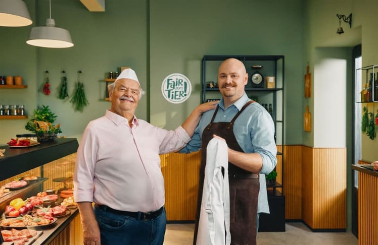 Gerhard Ernst (links) und JD Schwarzmann sind die Stars der neuen Hofstädter-Kampagne.