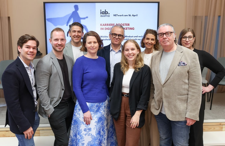 V.l.n.r.: Phillip Fumolo (Brame), Hannes Wurzwallner (cptr Austria), Matthias Seiringer (ORF-Enterprise), Andrea Swift (e-Dialog), Marcus Kleemann (Jobaffairs Personalmarketing), Lena Artes-Stockinger (Mediaplus Austria), Ursula Gastinger (iab Austria), Maximilian Mondel (Momentum) und Karin Duft (iab austria).