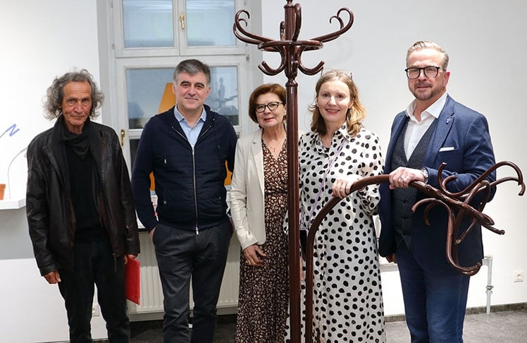 V.l.n.r. Erwin Fiala, Markus Hofer, Stadträtin Stefanie Galler, Ulrike Janach, Bürgermeister Helmut Linhart © FOTOagathonKOREN