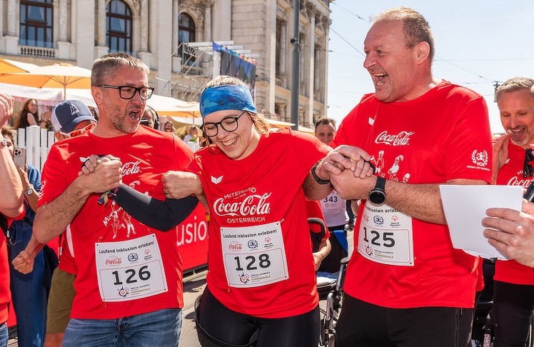 Ziel des Coca-Cola Inclusion Runs ist es, Menschen mit und ohne Behinderung aus unterschiedlichsten Lebenswelten zusammenzubringen und einen Raum zu schaffen, in dem nicht Leistung, sondern das Miteinander im Vordergrund steht. © Thomas Meyer