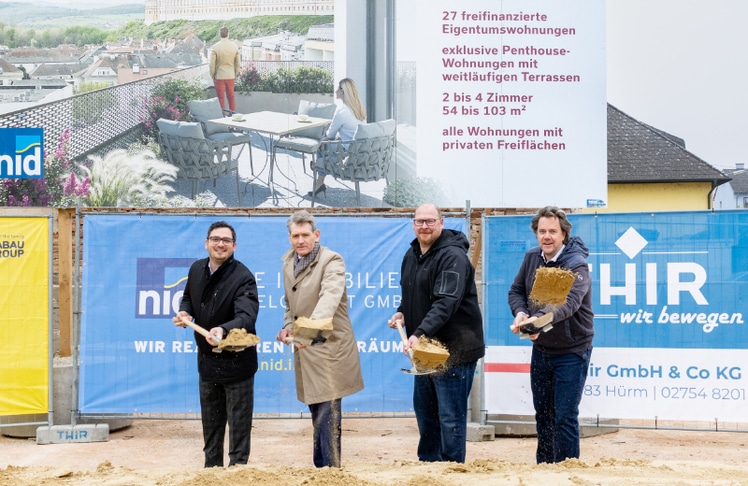 V.l.n.r.: Patrick Strobl (Bürgermeister von Melk), Michael Neubauer (Geschäftsführer NID), Werner Lint (Held & Francke Baugesellschaft m.b.H.) und Florian Stütz (Simon und Stütz Architekten) © LEADERSNET/C. Holzinger