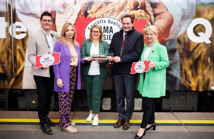 V.l.n.r.: Lorenz Mayr, Aufsichtsratsvorsitzender der AMA-Marketing, Karin Szeywald-Czihak, Geschäftsführerin der ÖBB Werbung, AMA-Marketing Geschäftsführerin Christina Mutenthaler-Sipek, Bundesminister Norbert Totschnig und Irene Neumann-Hartberger, Vizepräsidentin der Landwirtschaftskammer Österreich.