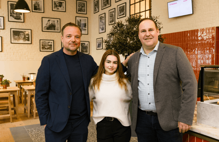V.l.n.r.: Philipp Zinggl (Managing Director, VapianoAustria), Vanessa Braun (Restaurantleitung, Vapiano Graz) und Stephan Metzner (Head of Operations, Vapiano Austria)
