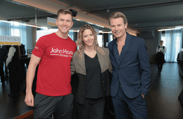 V.l.n.r.: Promi-Trainer Roman Schindler, Unternehmerin Simone Lugner und Ultherapy Prime-Testimonial Adi Weiss