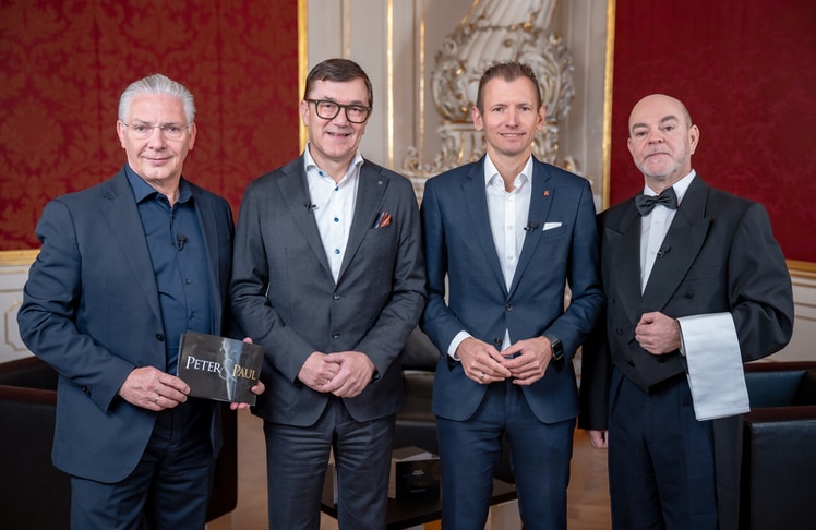 V.l.n.r.: Paul Leitenmüller (CEO Opinion Leaders Network), Andreas J. Wagner (CEO, SAP Österreich), Martin Resel (Stv. Vorstandsvorsitzender & CCO Enterprise, A1) und Oberkellner Peter Müller.