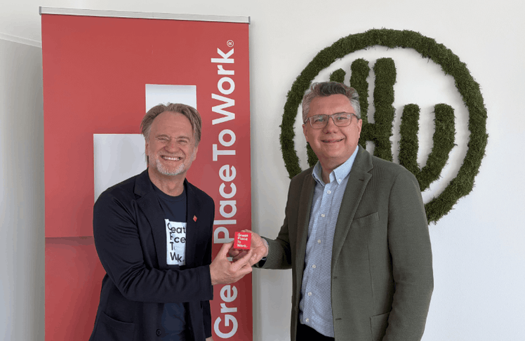 V.l.n.r.:  Jörg Spreitzer, Managing Partner Great Place To Work Österreich, und ÖHV-Generalsekretär Markus Gratzer