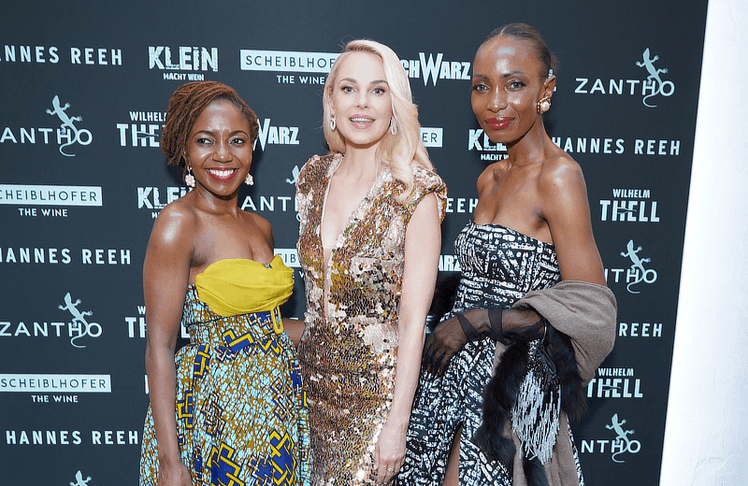 V.l.n.r.: Happyneser Mtabilwa (CEO Happyneser Paulo Skin Essentials), Silvia Schneider (Moderatorin) und Brenda Severin (Model & Designerin)