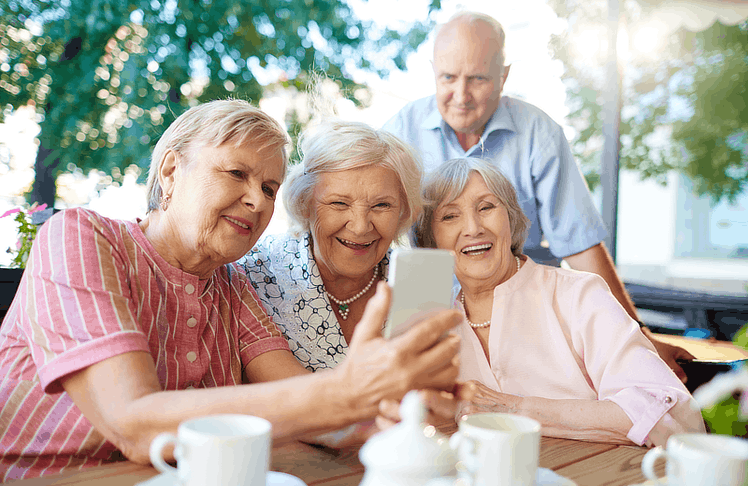 Die aktuelle vierte Welle der Österreichischen Interdisziplinären Hochaltrigenstudie (ÖIHS) liefert ein umfassendes Bild der Lebensrealität von Menschen ab 80 Jahren in Österreich. © Freepik 