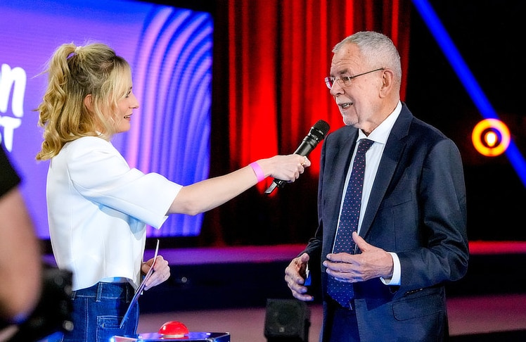 Im Gespräch mit Ö3-Moderatorin Tina Ritschl bezeichnete Bundespräsident Alexander Van der Bellen den ESC als eine Feier der Vielfalt.