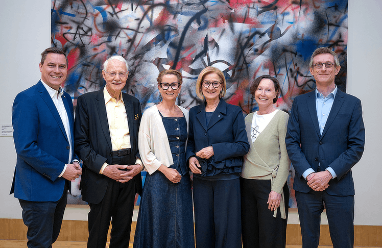 V.l.n.r.:  Bürgermeister Christoph Kaufmann, Karlheinz Essl, Kulturstadträtin Katharina Danninger, Landeshauptfrau Johanna Mikl-Leitner, Albertina-Geschäftsführerin Renate Landstetter und Albertina-Generaldirektor Ralph Gleis.