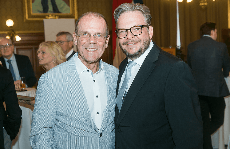 V.l.n.r.: Peter Dobcak (Culinarius Managing Partner) und Dominic Schmid (Obmann der Sparte Tourismus und Freizeitwirtschaft in der Wirtschaftskammer Wien)