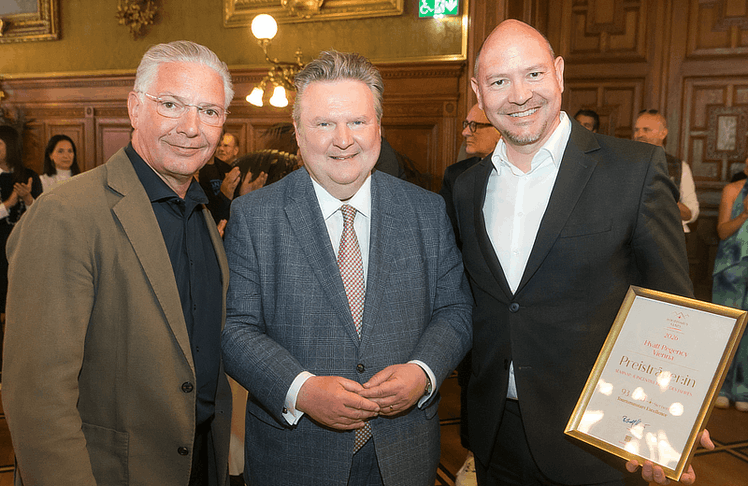 V.l.n.r.: Paul Leitenmüller (CEO Opinion Leaders Network/ LEADERSNET), Wiens Bürgermeister Michael Ludwig und der General Manager des Hyatt Regency Vienna, Wolfgang Paczulla
