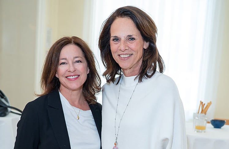 Schauspielerin Julia Cencig (l.) und Moderatorin Vera Russwurm. © Andreas Tischler