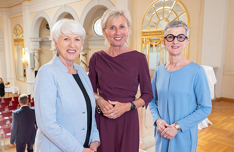 V.l.n.r.: Unternehmerin Maria Rauch-Kallat, Volksanwältin Gaby Schwarz und Ingrid Schwarz (burgenländische Landesleiterin des Fachverbands der österr. Standesbeamten). © Andreas Tischler