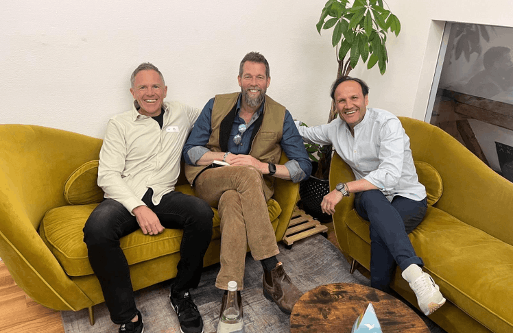 V.l.n.r.: Peter Strauß (GF Strauß Kälte-Klimatechnik), Bodo Janssen (Autor) und Gerald Krug-Strasshofer (GF NeuroPerformanceGroup GmbH)