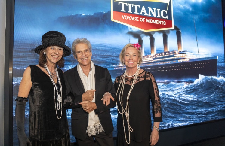 TV-Moderatorin Vera Russwurm (l.) mit ihrer Begleitung und Erfolgsautor Thomas Brezina.